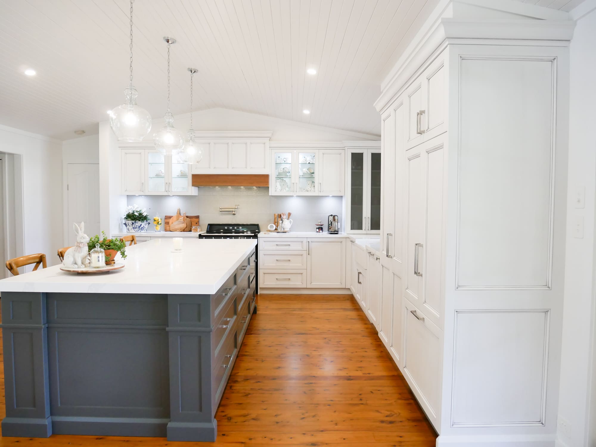 southern highlands hamptons with a twist white kitchen